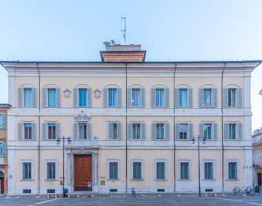 İtalyan kenti Ravenna 'da Piazza del Popolo' nun gündoğumu manzarası.