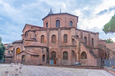 İtalya, Ravenna 'daki Basilica di San Vitale.