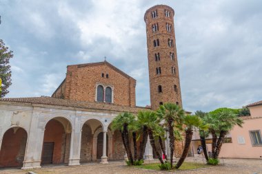 Basilica di Sant 'Apollinare Nuovo İtalyan şehri Ravenna' da.