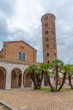 Basilica di Sant 'Apollinare Nuovo İtalyan şehri Ravenna' da.