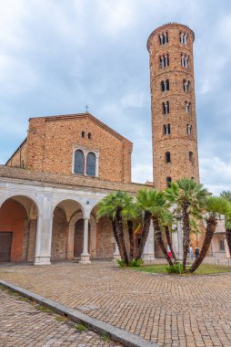 Basilica di Sant 'Apollinare Nuovo İtalyan şehri Ravenna' da.