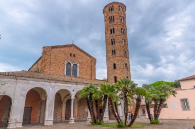 Basilica di Sant 'Apollinare Nuovo İtalyan şehri Ravenna' da.