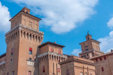 İtalyan kenti Ferrara 'da Castello Estense.