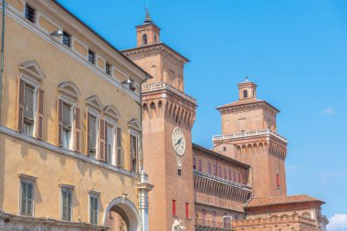 İtalyan kenti Ferrara 'da Castello Estense.