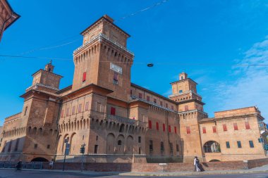 İtalyan kenti Ferrara 'da Castello Estense.
