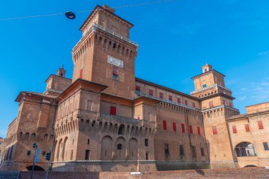 İtalyan kenti Ferrara 'da Castello Estense.