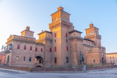 İtalyan kenti Ferrara 'da Castello Estense.