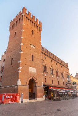 İtalyan kenti Ferrara 'da Corso Porta Reno' nun gündoğumu manzarası.