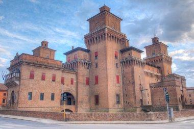 İtalyan kenti Ferrara 'da Castello Estense.