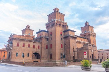 İtalyan kenti Ferrara 'da Castello Estense.