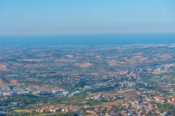 Adriyatik Denizi 'ne doğru San Marino' nun hava manzarası.