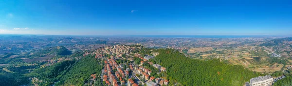 Luftaufnahme Von San Marino Mit Drei Türmen — Stockfoto