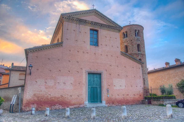 İtalyan kasabası Ravenna 'da Santa Maria Maggiore Bazilikası.