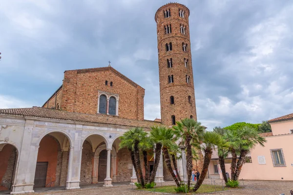 Basilica di Sant 'Apollinare Nuovo İtalyan şehri Ravenna' da.