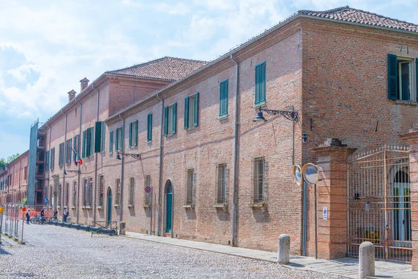 İtalya 'nın Ferrara kentindeki tarihi evler.