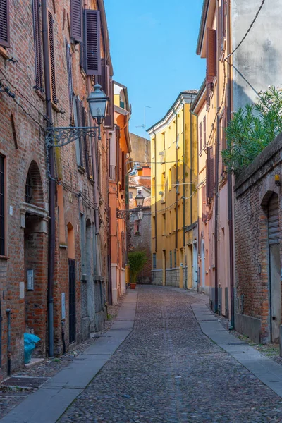 İtalya 'nın Ferrara kentindeki tarihi evler.