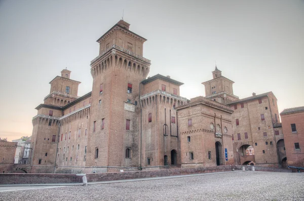 İtalyan kenti Ferrara 'da Castello Estense.