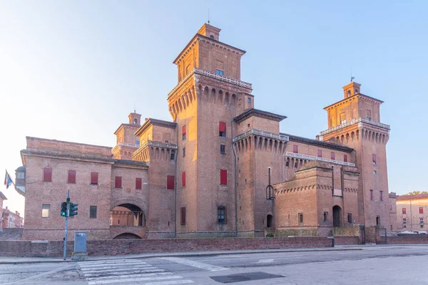 İtalyan kenti Ferrara 'da Castello Estense.