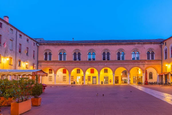 Vista Notturna Piazza Del Municipio Nella Città Italiana Ferrara — Foto Stock