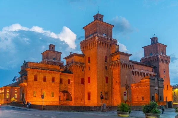 İtalyan kenti Ferrara 'da Castello' nun günbatımı manzarası.