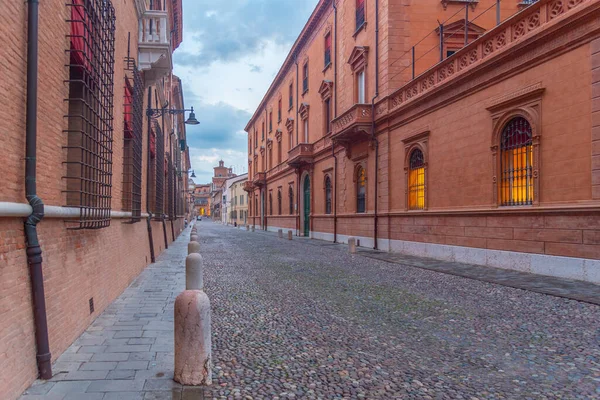 İtalya 'nın Ferrara kentindeki tarihi evler.