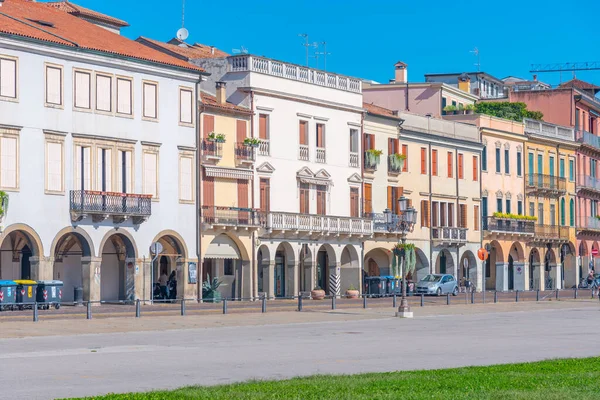 Kleurrijke Huizen Piazza Prato Della Valle Italiaanse Stad Padua — Stockfoto