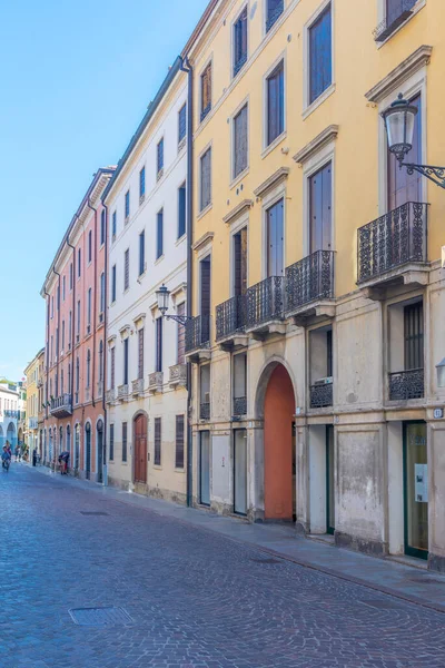 İtalya 'nın Padua kentindeki tarihi evler.