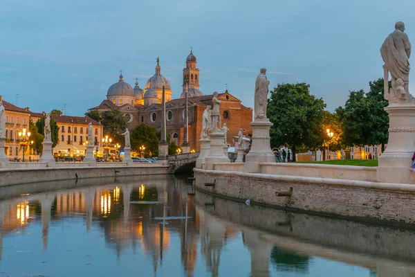 Pôr Sol Sobre Basílica Santa Giustina Prato Della Valle Cidade — Fotografia de Stock