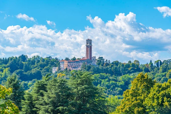 İtalyan kenti Vicenza 'da Madonna di Monte Berico' nun mabedi.