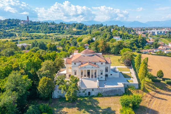 Villa la Rotonda İtalyan kasabası Vicenza 'da.