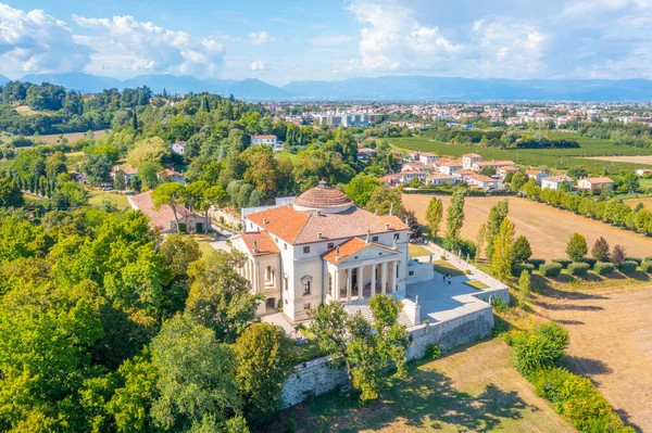 Villa la Rotonda İtalyan kasabası Vicenza 'da.