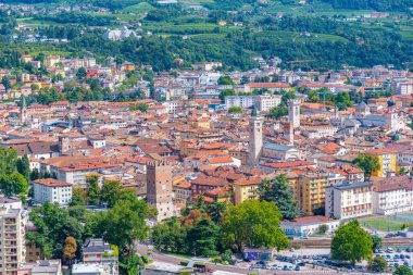Eski İtalyan şehri Trento 'nun hava manzarası.