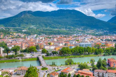Eski İtalyan şehri Trento 'nun Panorama manzarası.