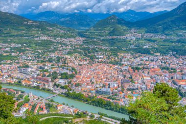 Eski İtalyan şehri Trento 'nun Panorama manzarası.
