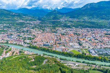 Eski İtalyan şehri Trento 'nun Panorama manzarası.