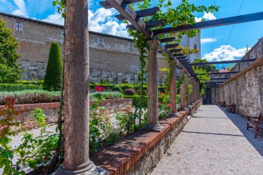 İtalya 'nın Trento kentindeki Castello del Buonconsiglio avlusunda..