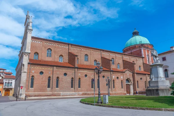 İtalya Vicenza 'daki Santa Maria Annunciata Katedrali.