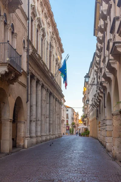 Talya Nın Eski Vicenza Kasabasındaki Tarihi Evler — Stok fotoğraf