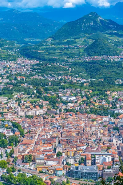 Eski İtalyan şehri Trento 'nun hava manzarası.