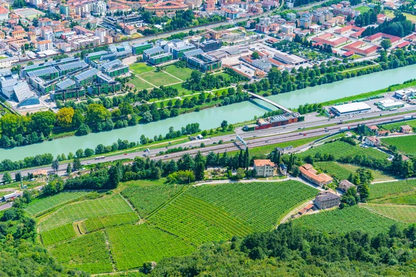 MUSE 'nun havadan görünüşü - İtalya' daki Museo delle Scienze di Trento.