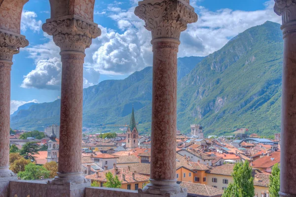 Eski Trento kasabası İtalya 'nın Castello del Buonconsiglio kentindeki bir atari salonundan izlendi..