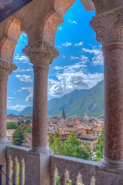 Eski Trento kasabası İtalya 'nın Castello del Buonconsiglio kentindeki bir atari salonundan izlendi..