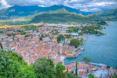 İtalya 'daki Riva del Garda' nın hava manzarası.