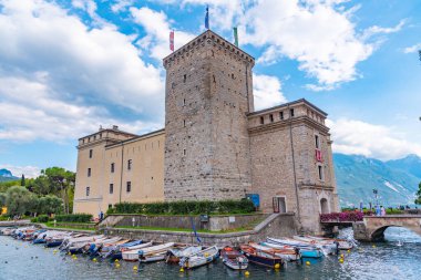 İtalya 'daki Riva del Garda kalesinde..