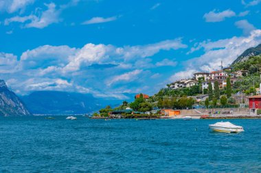 İtalya 'daki Lago di Garda' nın hava manzarası.