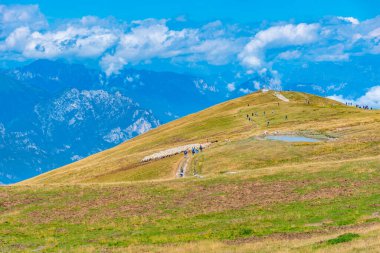 İtalya 'daki Monte Baldo' dan bulutlu manzara.