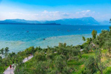 İtalya 'nın Sirmione kasabasından seyredildi..