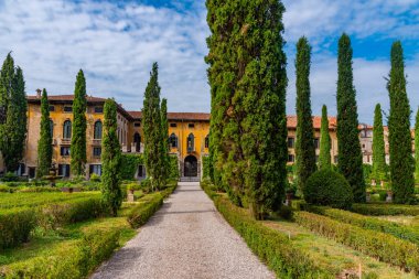 İtalyan şehri Verona 'daki Palazzo Giusti..