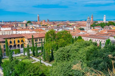 Giusti Sarayı ve Giardino Giusti, İtalya 'dan Verona' nın hava manzarası.