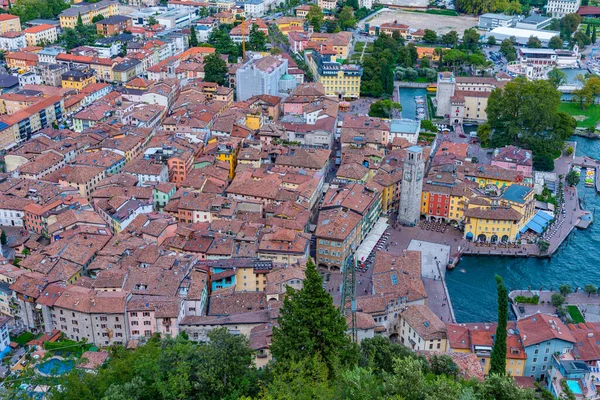 İtalya 'daki Riva del Garda' nın hava manzarası.